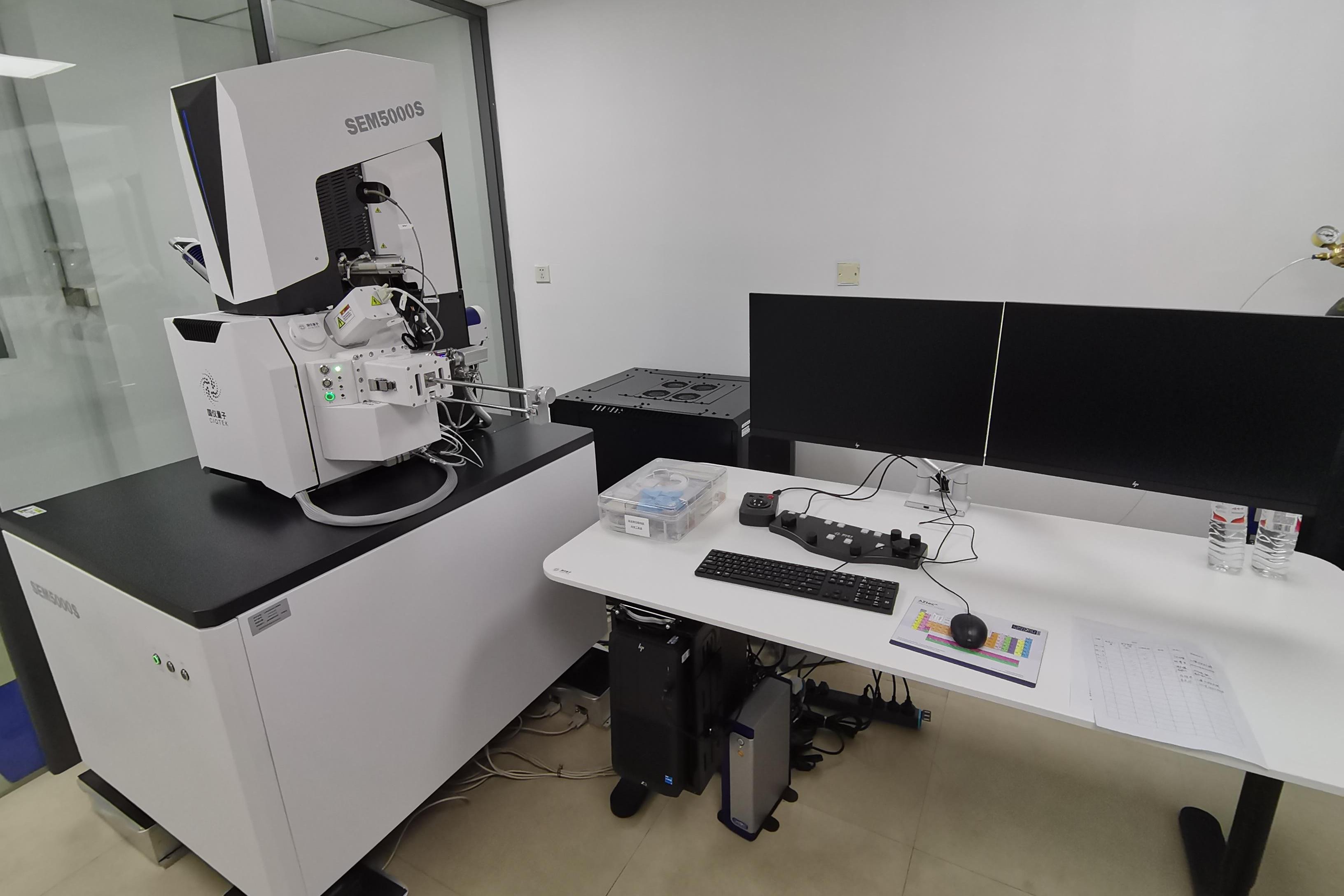 场发射扫描电子显微镜（SEM5000S）